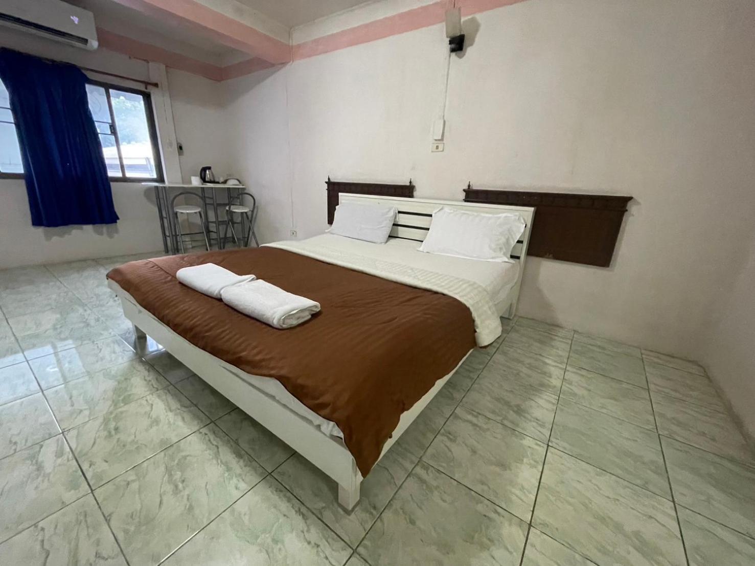 Oyo 75494 President Apartment Pattaya Eksteriør billede