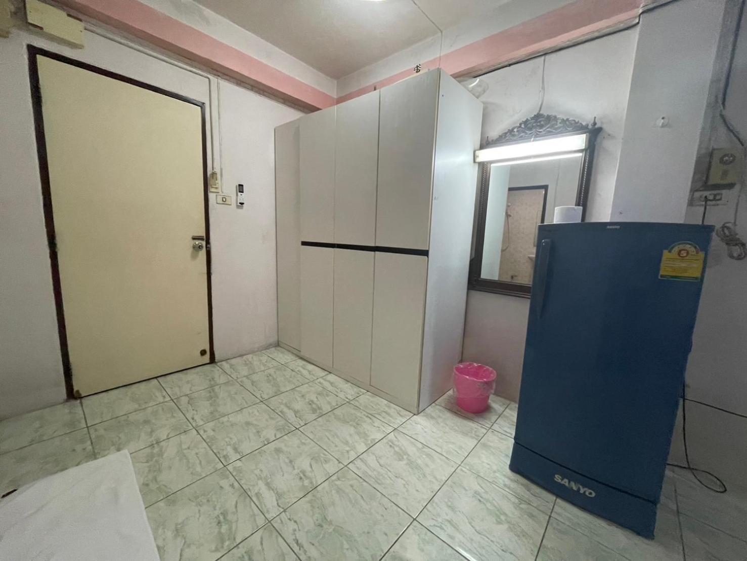 Oyo 75494 President Apartment Pattaya Eksteriør billede