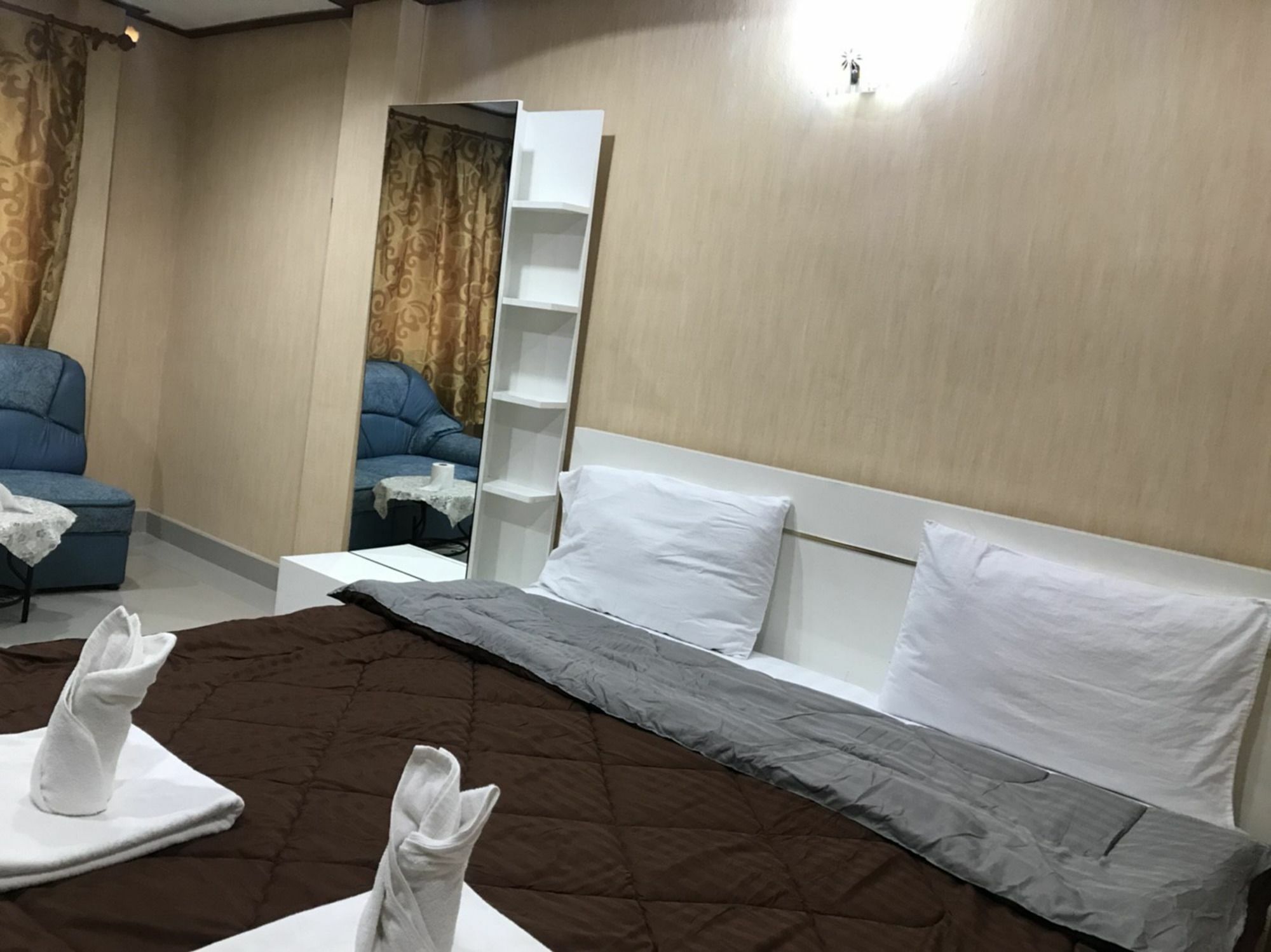 Oyo 75494 President Apartment Pattaya Eksteriør billede